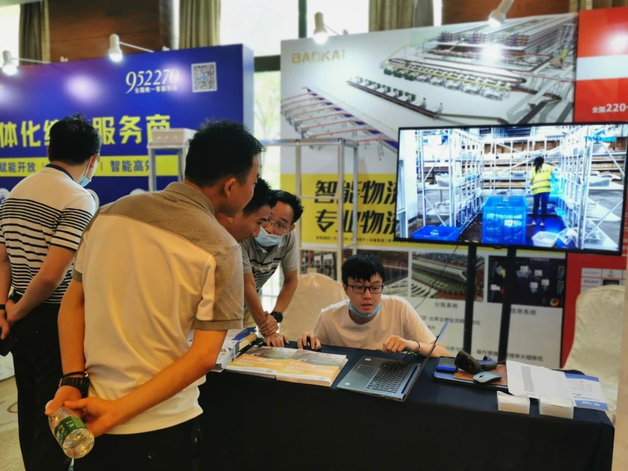寶開常務副總裁王雷發(fā)表演講 | 寶開再次榮獲“服裝物流行業(yè)優(yōu)秀技術(shù)裝備供應商”表彰