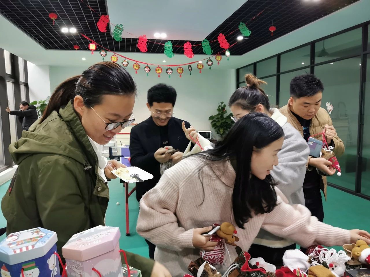 圣誕主題生日趴 | 濃情暖意平安夜，誕愿有你共前行
