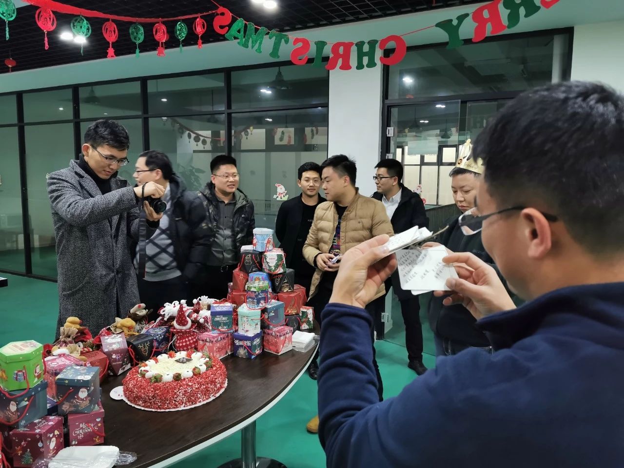 圣誕主題生日趴 | 濃情暖意平安夜，誕愿有你共前行