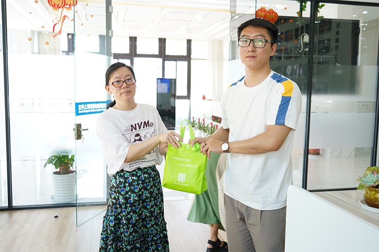 夏送清涼，情系一線｜致高溫下堅守崗位的一線員工