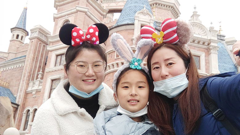 Happy Women’s Day | 歡度三八節(jié)，我們相約上海迪士尼樂園
