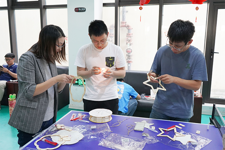 月圓中秋 · 集體慶生 | 溫馨九月，迎佳節(jié)，賀生辰，共團(tuán)圓！